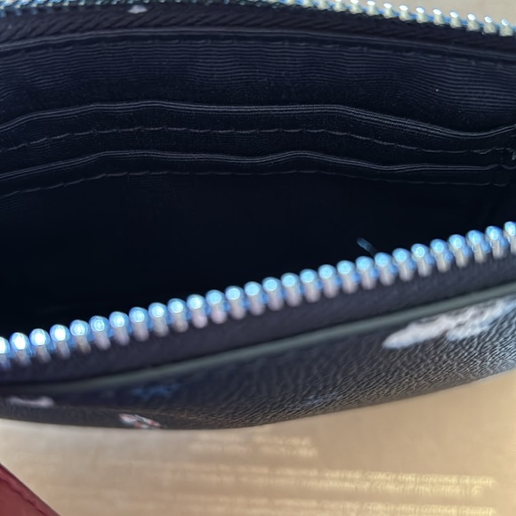 Coach snowman corner zip wristlet with 2 charms! Snowman and Charms Boxed set. - Picture 4 of 11